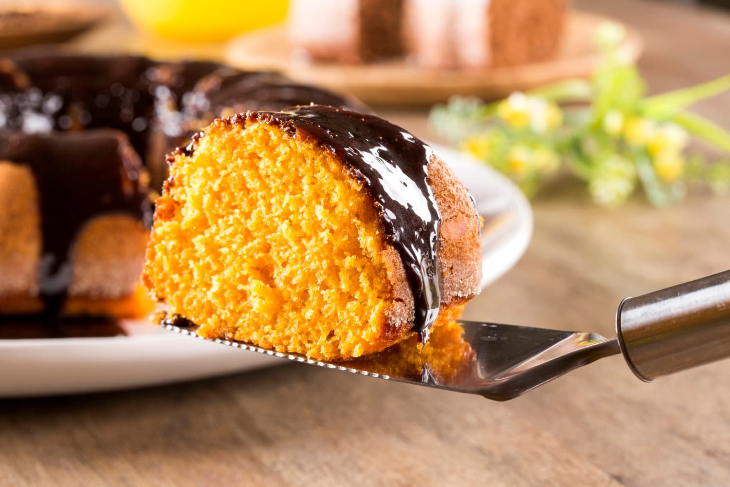 Bolo de Cenoura com Cobertura de Chocolate